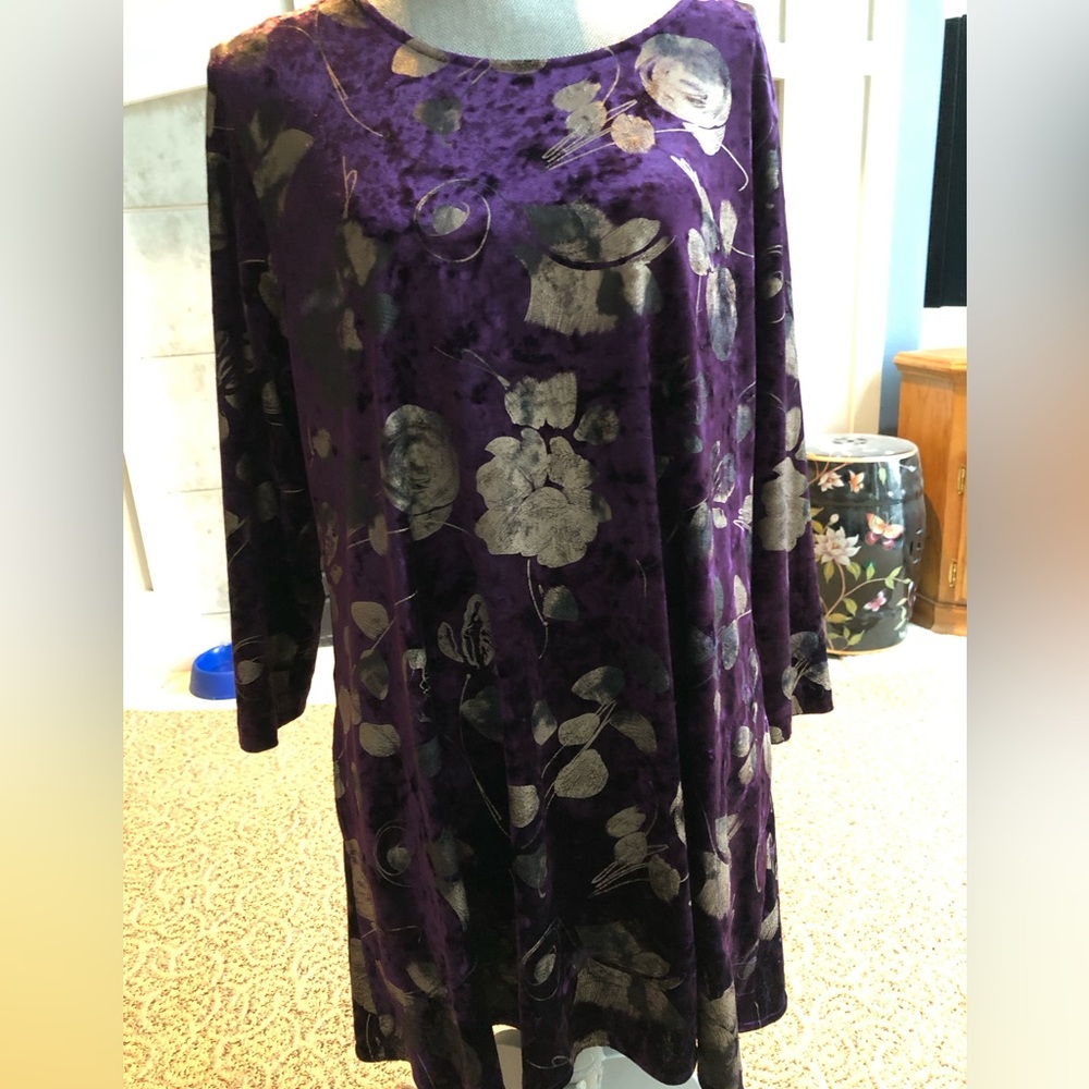 Caroline Rose tunic Sz xl 22” armpit to armpit and 33” long